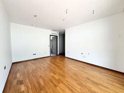 Hillview Avenue (D23), Terrace #599813081